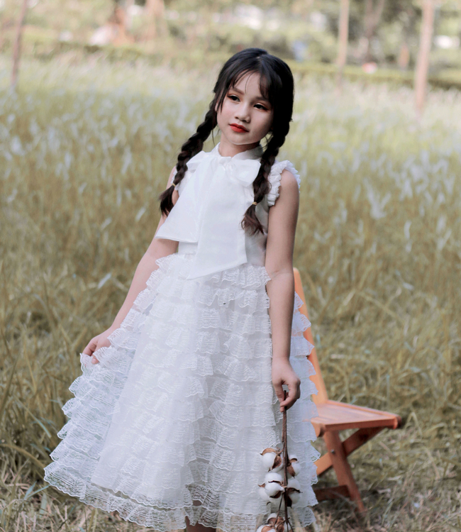 Váy công chúa Vintage ren tầng trắng
