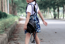 Set áo trắng + chân váy Jeans hoa