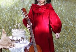 Váy nhung đỏ bèo ngực kèm nơ