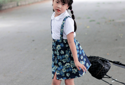 Set áo trắng + chân váy Jeans hoa