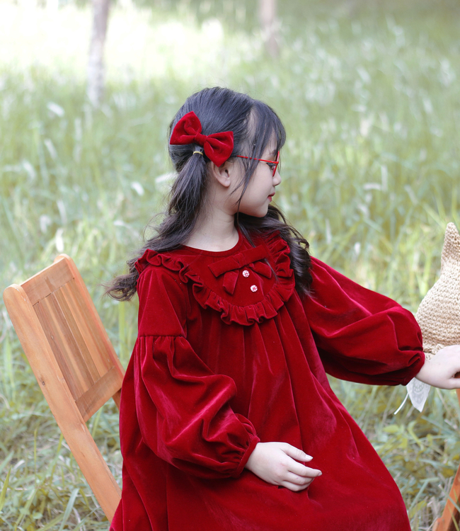 Váy nhung đỏ bèo ngực kèm nơ