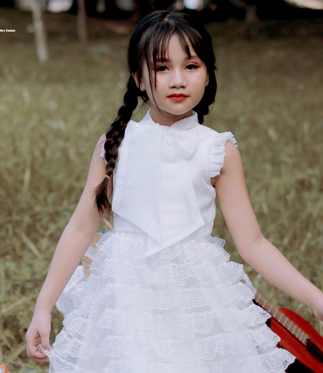 Váy công chúa Vintage ren tầng trắng