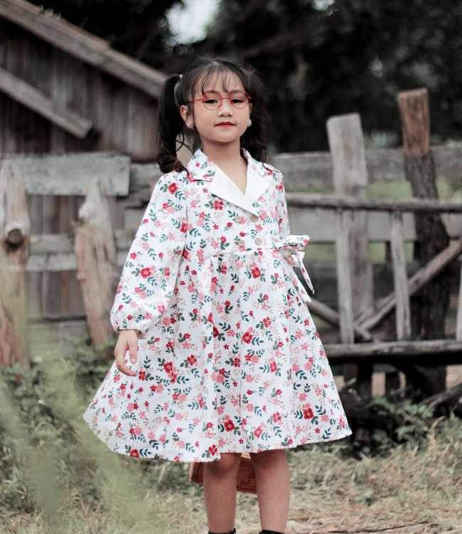 Váy hoa trắng cổ Vest