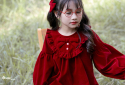 Váy nhung đỏ bèo ngực kèm nơ