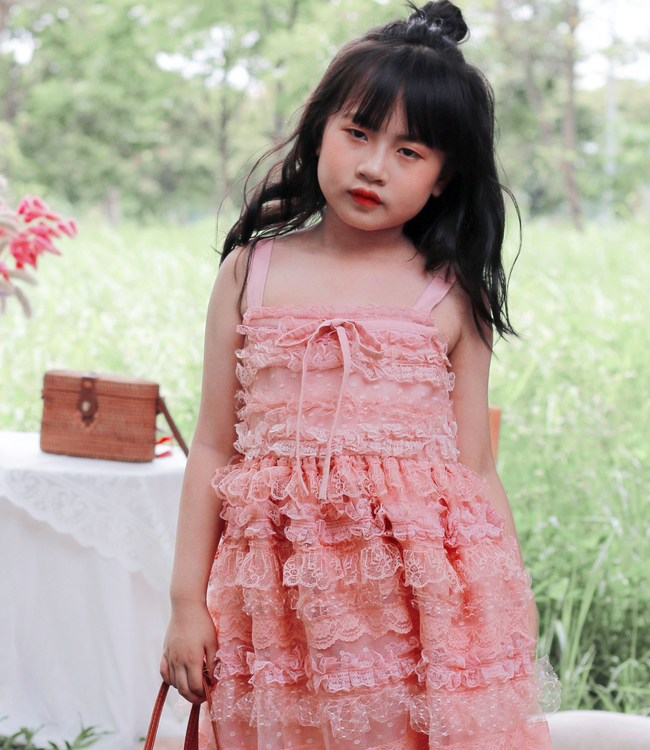 Váy ren tầng hồng