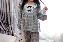 Set Pyjamas kẻ phối ren