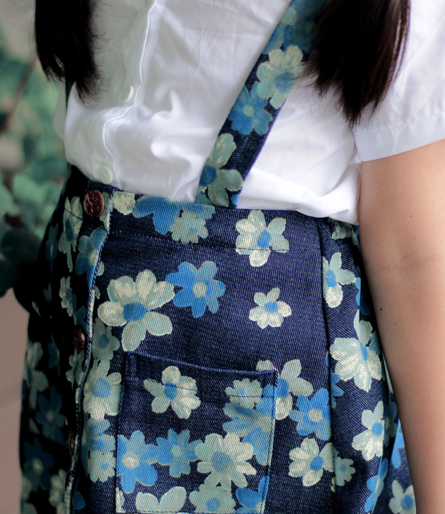 Set áo trắng + chân váy Jeans hoa