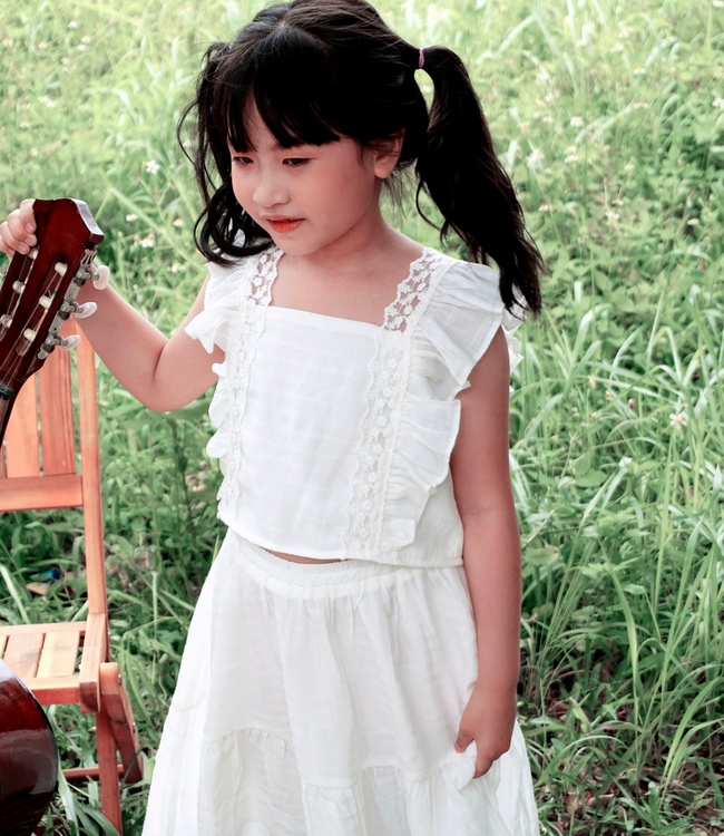 Set chân váy trắng + áo phối ren
