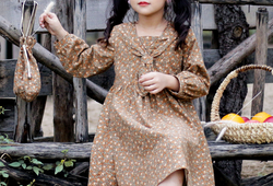 Váy hoa nâu cổ nơ
