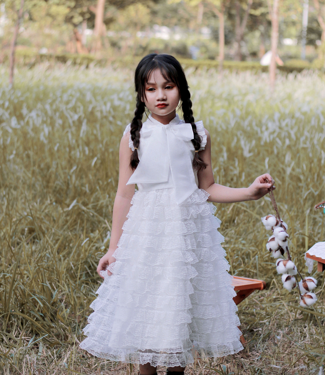 Váy công chúa Vintage ren tầng trắng