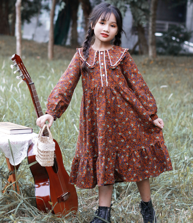 Váy hoa nâu cam lá cổ bèo