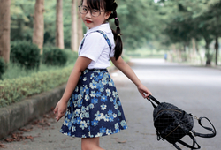 Set áo trắng + chân váy Jeans hoa