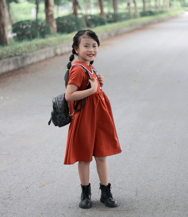 Váy cam viền cổ ren - chất liệu đũi xước Nhật