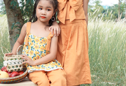 Set áo nơ ngực + quần màu vàng