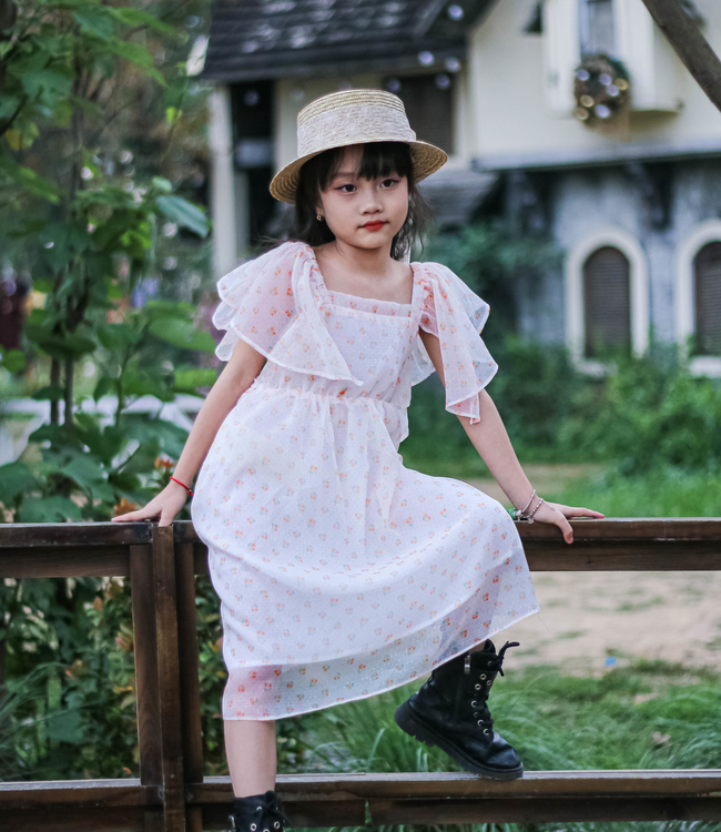 Váy tơ hoa cam bèo rủ