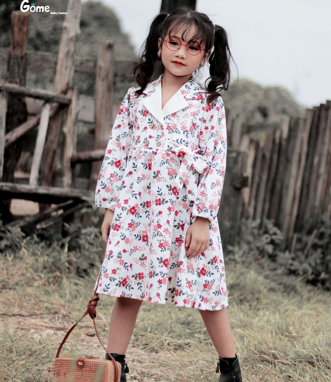 Váy hoa trắng cổ Vest