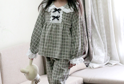 Set Pyjamas kẻ phối ren