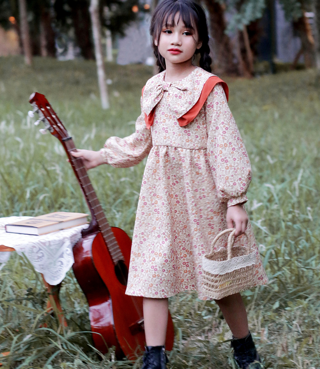 Váy babydoll hoa nhí lá cổ cam