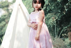 Váy hai dây sọc hồng