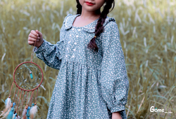 Váy hoa xanh lá cổ bèo