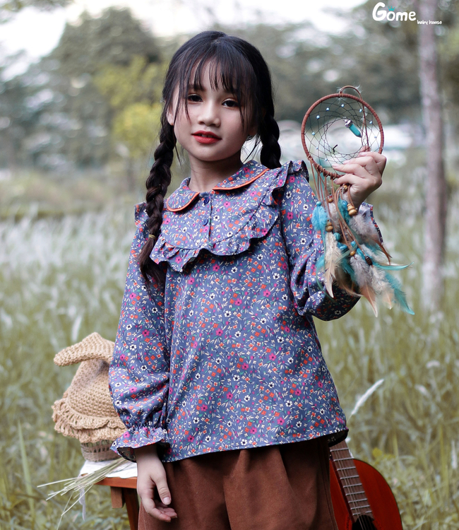Áo sơ mi viền cổ hoa xanh