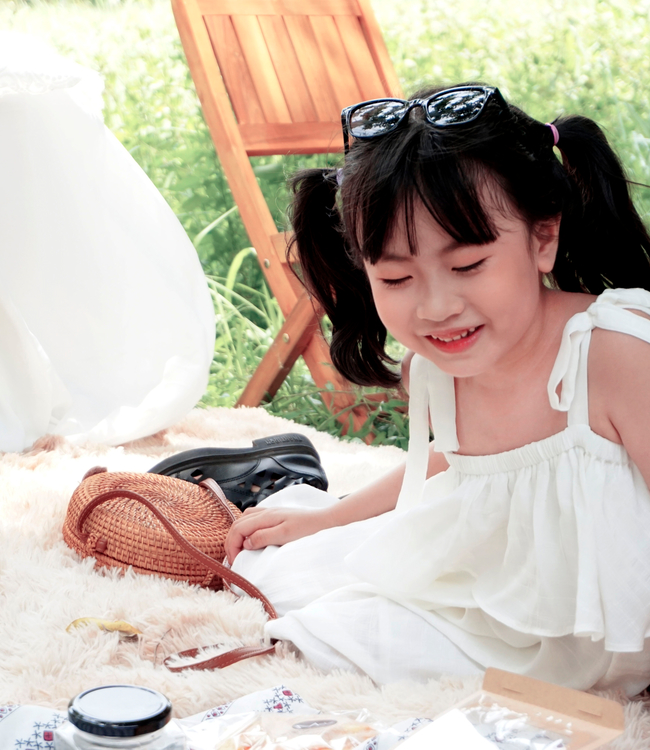 Váy trắng dây vai nơ bèo ngực