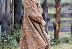 Váy hoa nâu cổ nơ