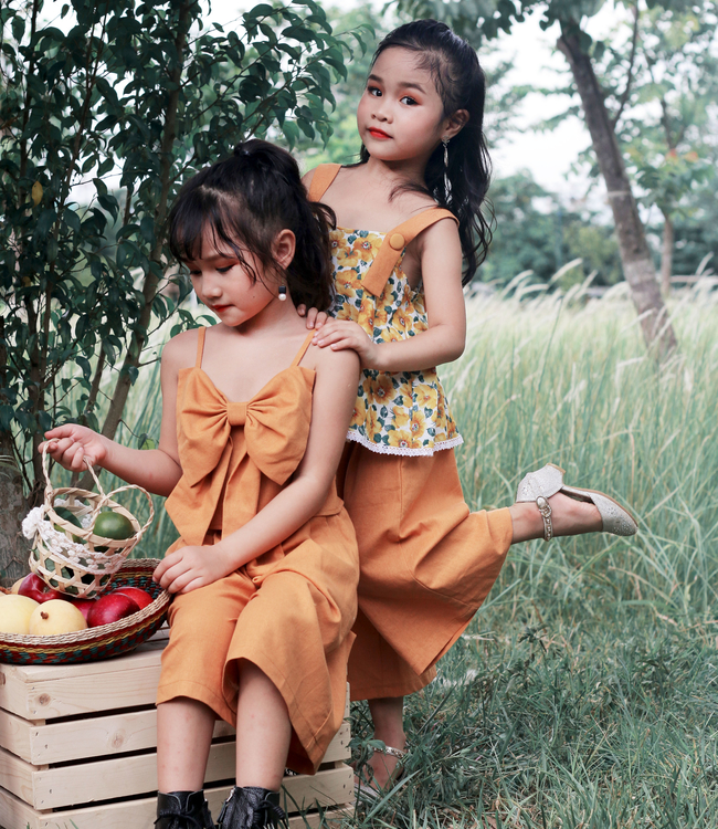 Set áo nơ ngực + quần màu vàng
