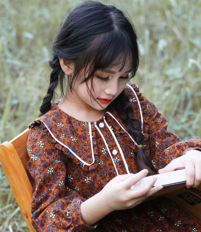 Váy hoa nâu cam lá cổ bèo