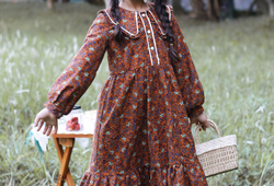 Váy hoa nâu cam lá cổ bèo