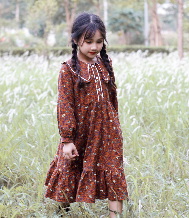 Váy hoa nâu cam lá cổ bèo