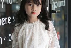 Váy ren tay nơ tiểu thư màu be