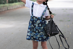 Set áo trắng + chân váy Jeans hoa