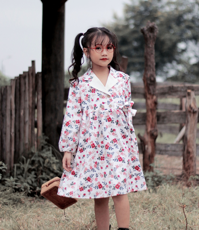 Váy hoa trắng cổ Vest